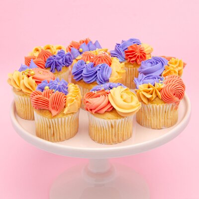 Modern Buttercream Cupcake Class | Lollipop Cake Supplies